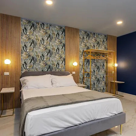 Naif Couette-café Rome