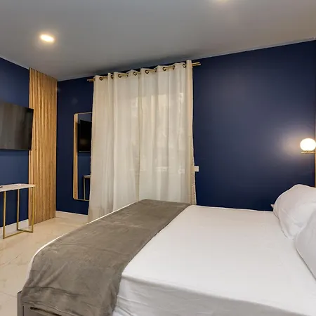 Couette-café Naif 4*