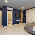 Naif רומא