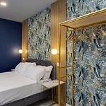 Couette-café Naif 4*